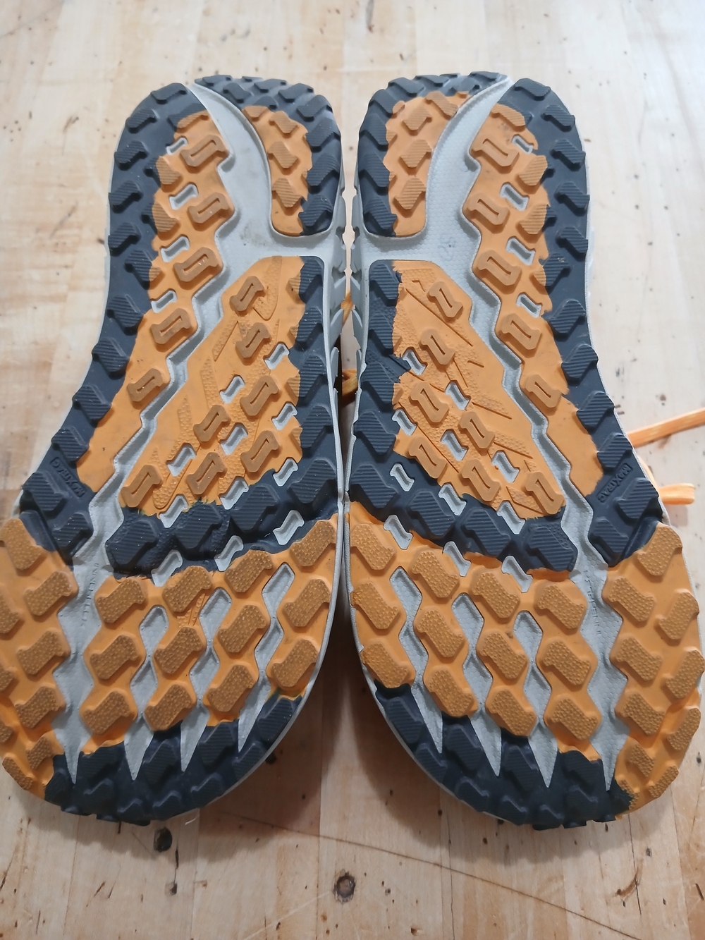 Altra Trail Running Shoes Sneakers Yellow Womens Size 9 - Picture 7 of 7